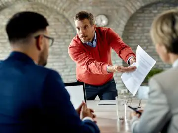 Schelden doet wél pijn: zo ga je om met verbale agressie op het werk